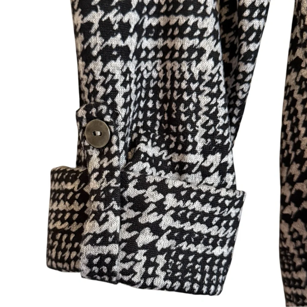 NEW DIRECTIONS NWT WOMEN’S SIZE PS ROLL TAB BLACK GRAY HOUNDSTOOTH 3/4 SLEEVE